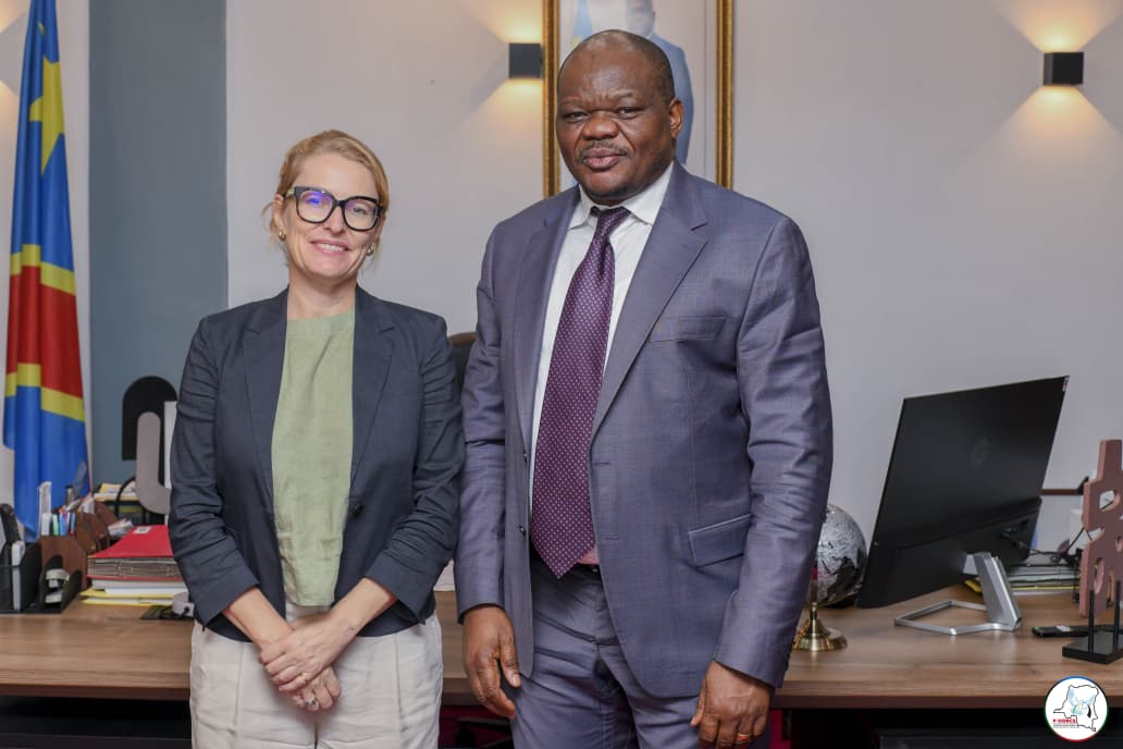 Prof. Ntanga Ntita — Réunion