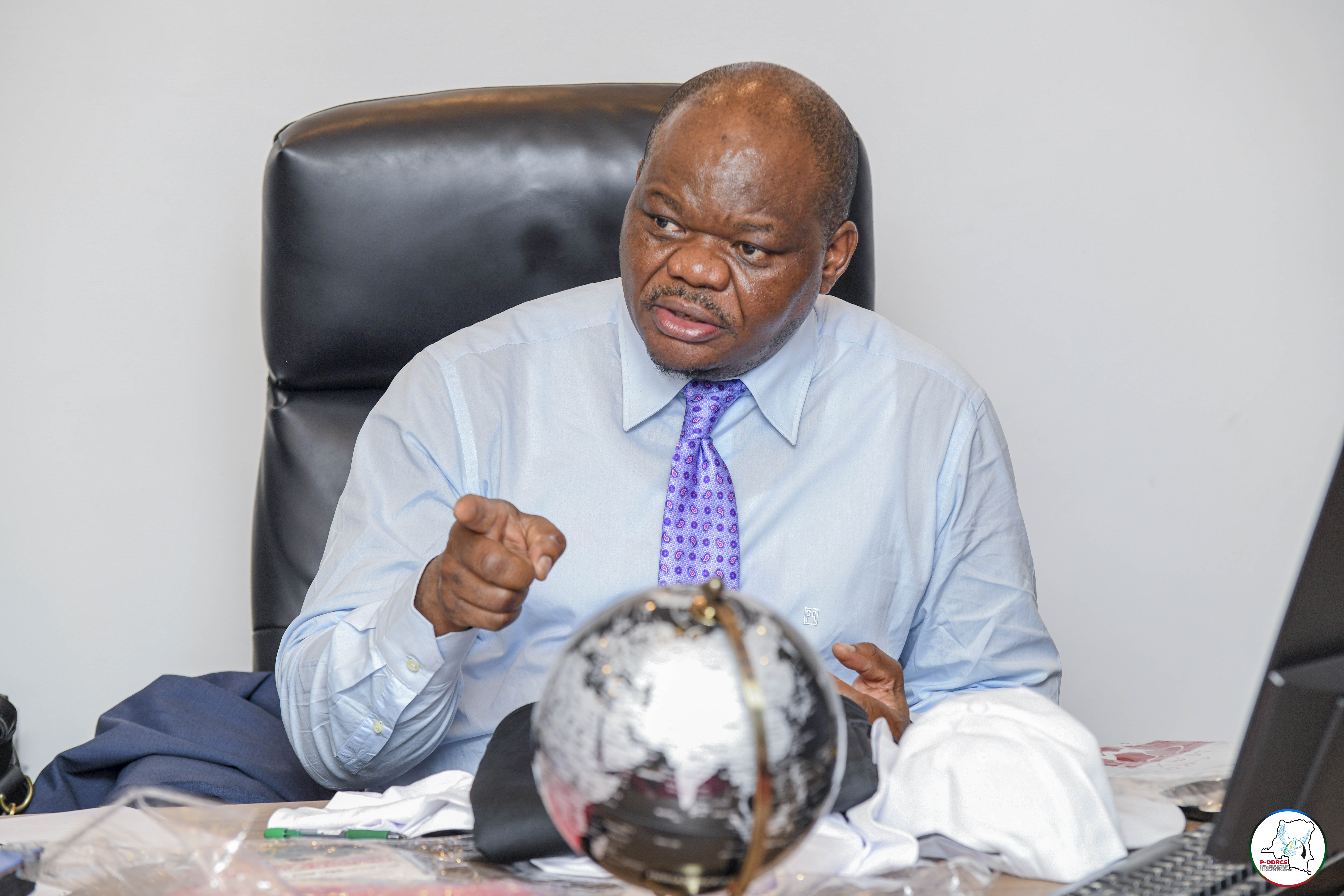 Prof. Ntanga Ntita — Portrait 4